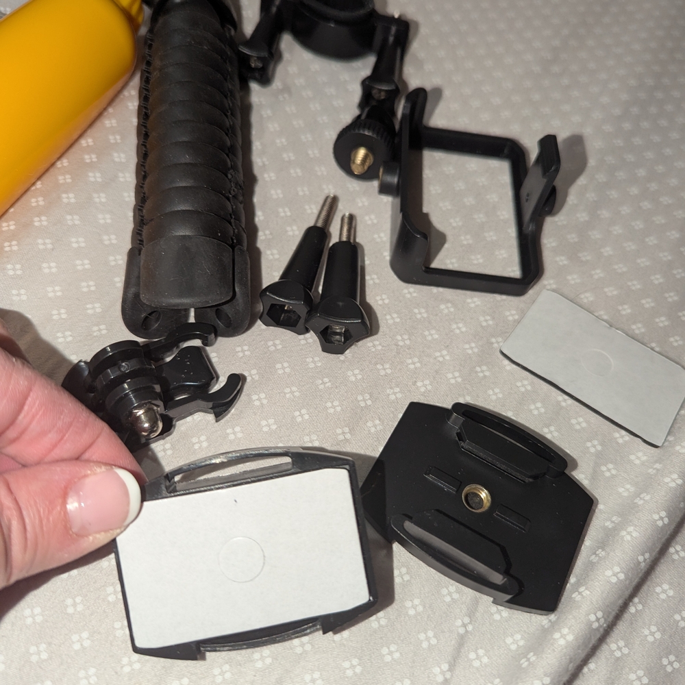 VIVITAR ACTION GO-PRO CAMERA AND ACCESSORIES - Picture 4 of 10
